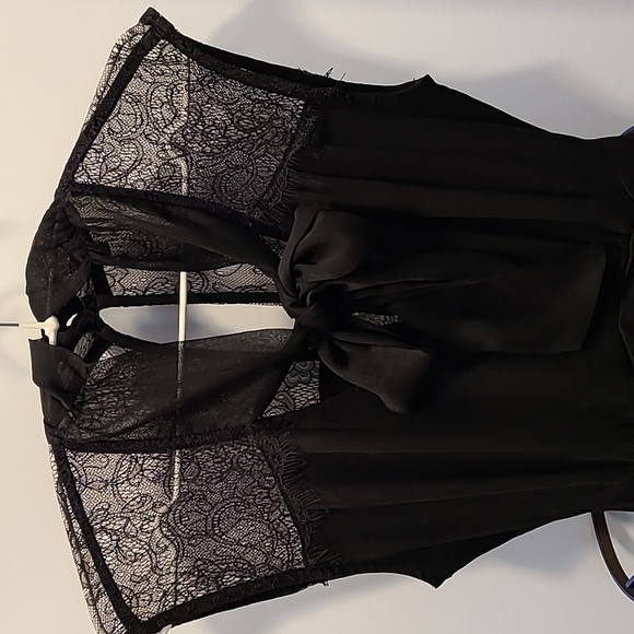 *2/$30 summer clearout* Guess LBD (s.4) EUC - Picture 2 of 11